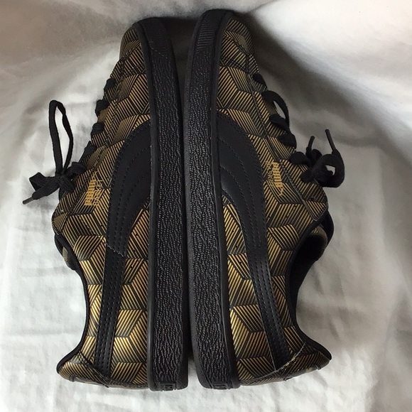 Pumas Women’s Basketball Classic Sneakers - Picture 6 of 12